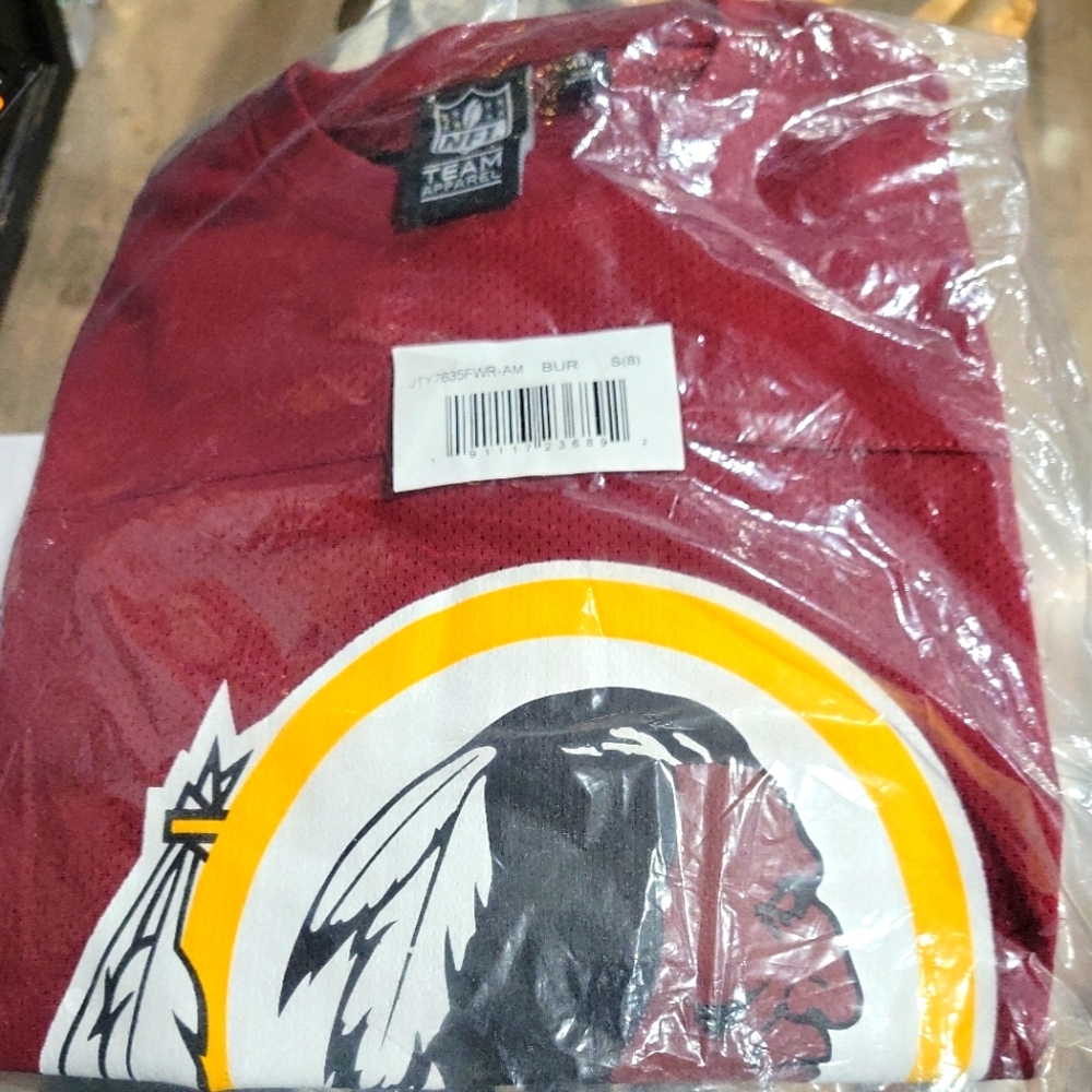 Washington redskins lic.t shirt